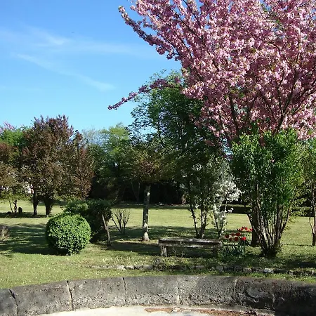 לינה וארוחת בוקר Le Domaine Du Montplaisir *